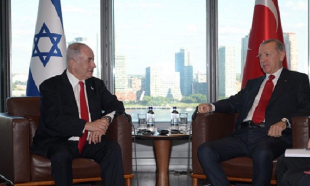 トルコ大統領とイスラエル首相が初めて直接会談